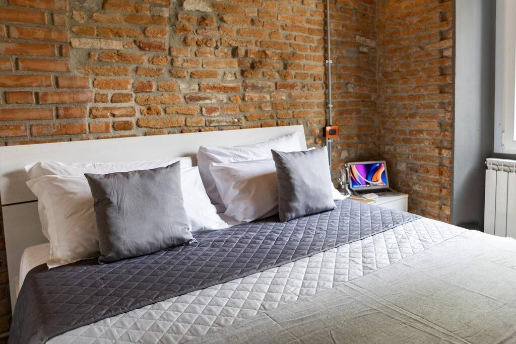 Canonica Brick Apartment Milão Exterior foto